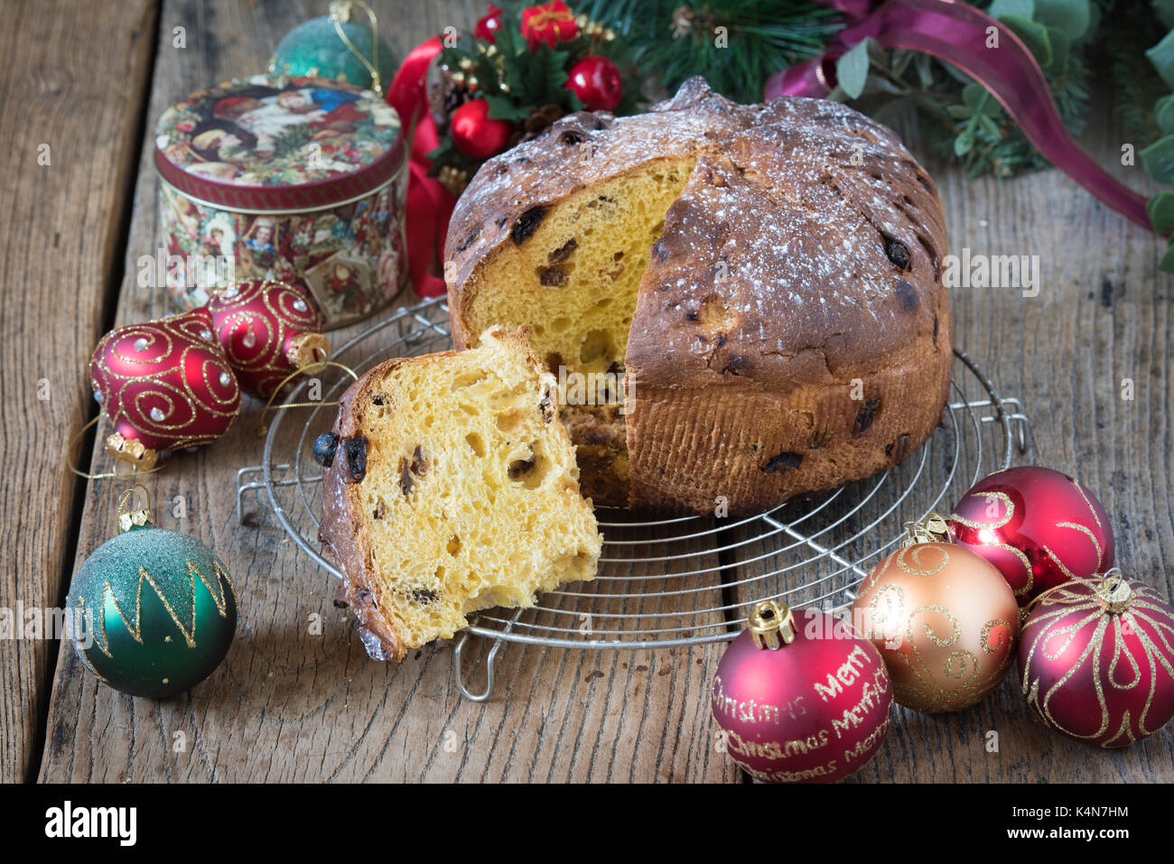 Panettone. Italienische Art süßes Brot Brot. Kulinarische Weihnachten Stockfoto