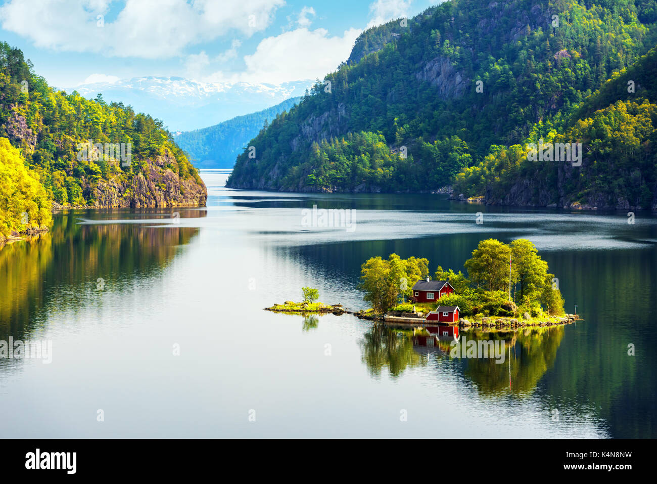 Atemberaubende Aussicht auf kleine Insel Stockfoto