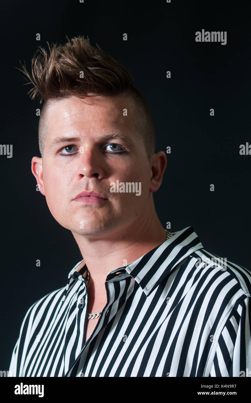 Dichter Lukas Wright besucht einen Fotoauftrag während des Edinburgh International Book Festival am 12. August 2017 in Edinburgh, Schottland. Stockfoto