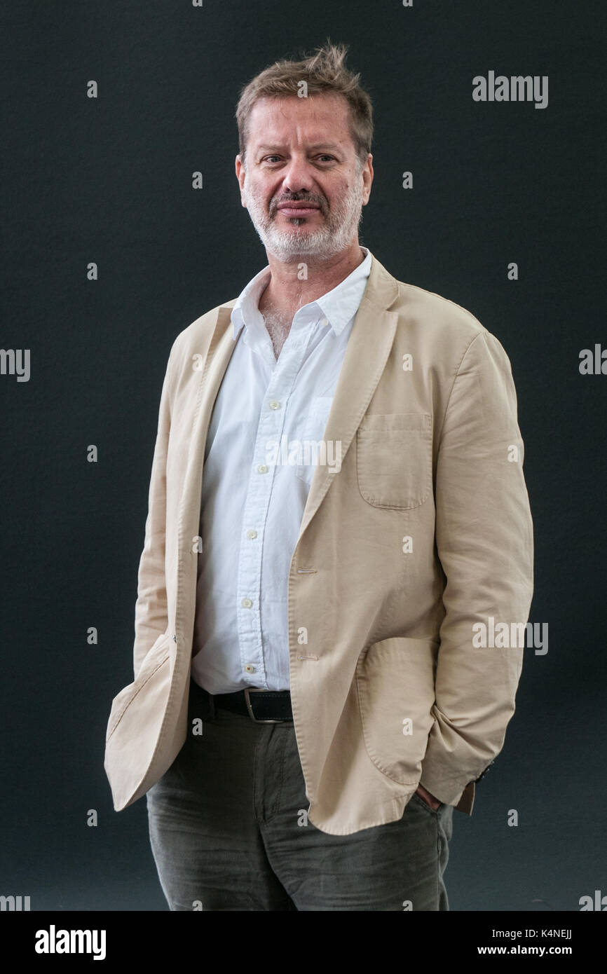 Der französische Romancier und Biologie Lehrerin alexis Jenni besucht einen Fotoauftrag während des Edinburgh International Book Festival am 12. August 2017 in Edinburgh, Stockfoto