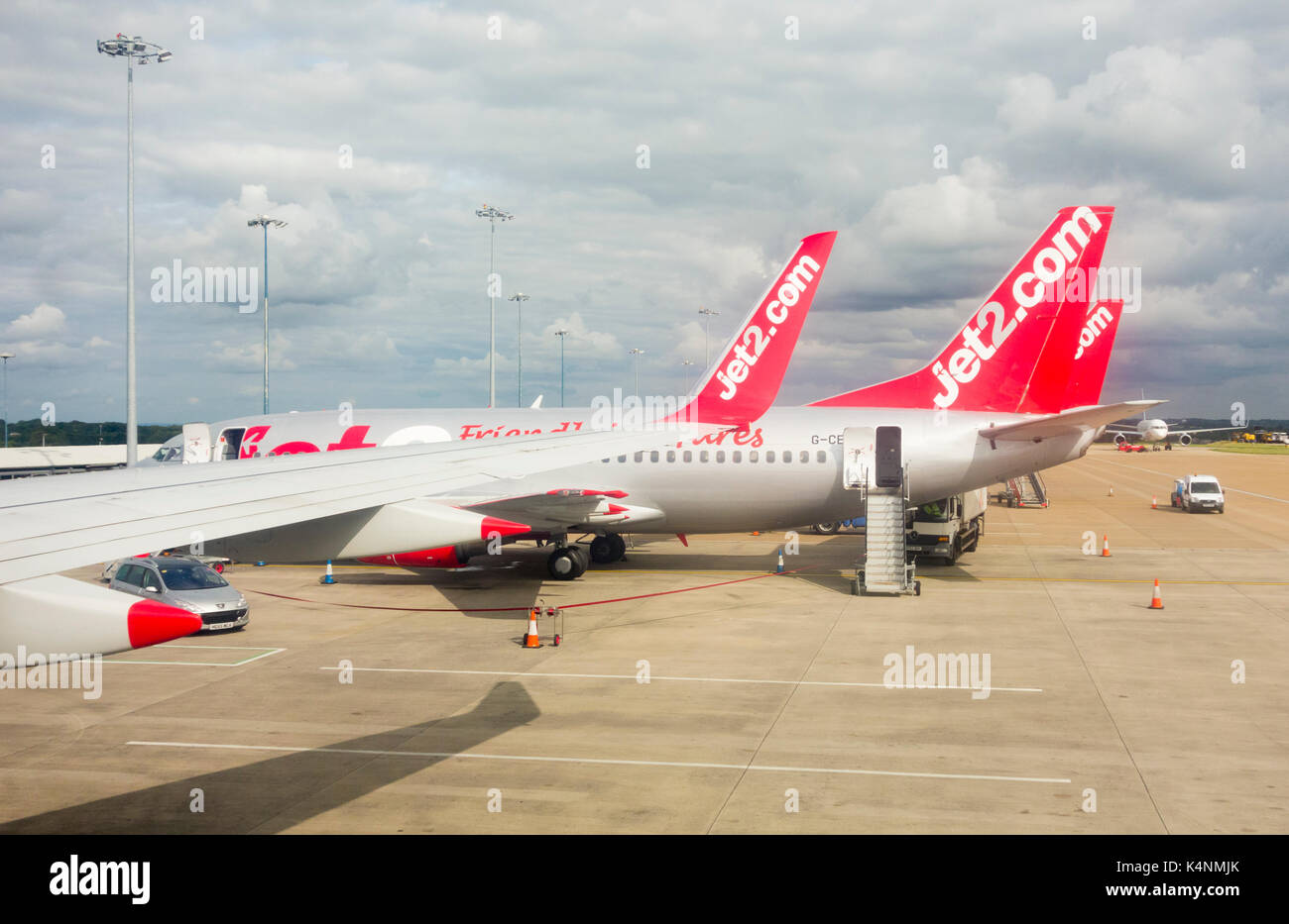 Jet2.Com Flugzeuge am Flughafen Leeds Bradford. Großbritannien Stockfoto