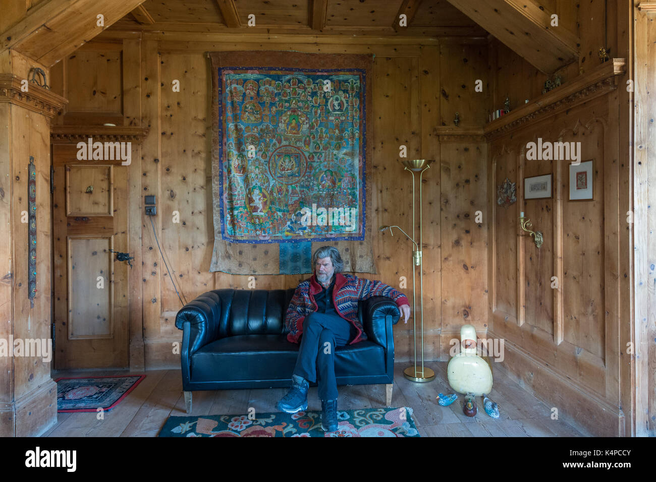 Alpinist Reinhold Messner in seinem Schloss Juval in ...