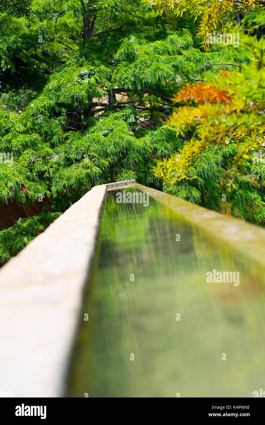 Die Nutzung von Architektur und Natur am Fort Worth Water Gardens. Stockfoto