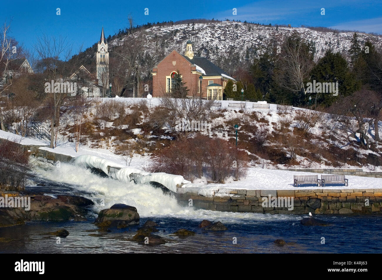 Ein Winter Blick auf das Camden, Maine und Mt. Batty. Stockfoto