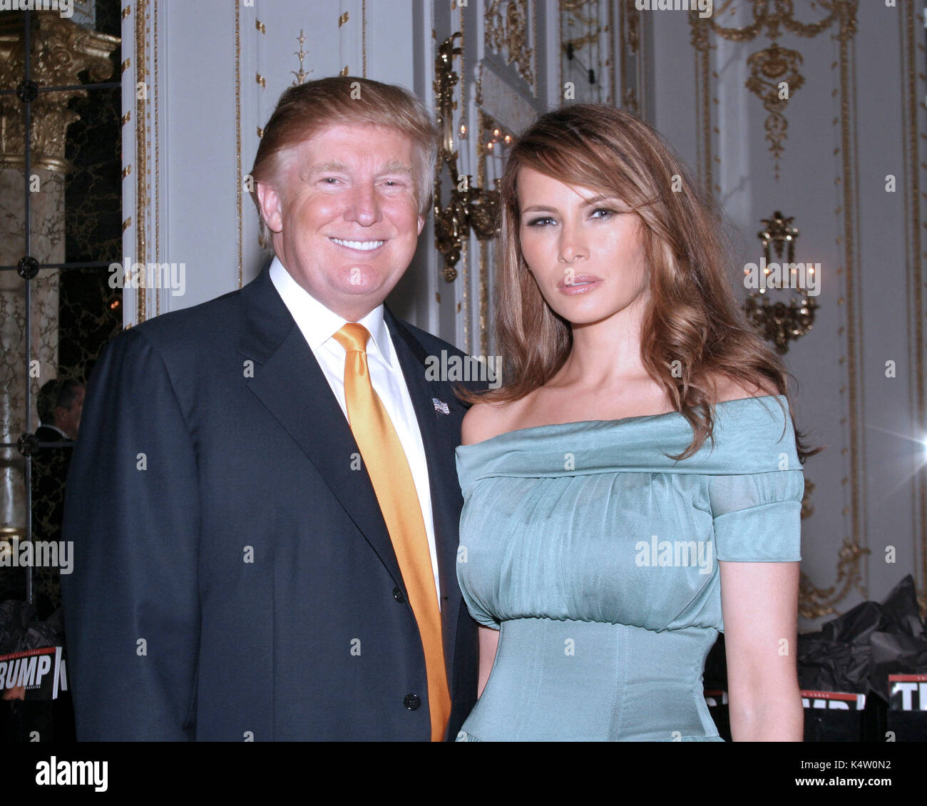 PALM Beach, FL - 2007: Donald Trump und Melania Knauss im Mar-A-Lago Verein im Jahr 2007 in Palm Beach, Florida. Personen: Donald und Melania Trump Getriebe Ref: MNC 79 MPI 122/MediaPunch Stockfoto