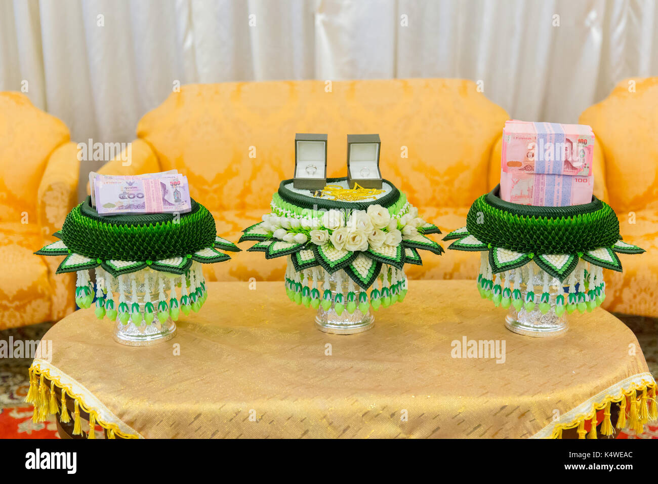 Hochzeit Schatz in Thai Luxus traditionelle Hochzeitszeremonie. Stockfoto