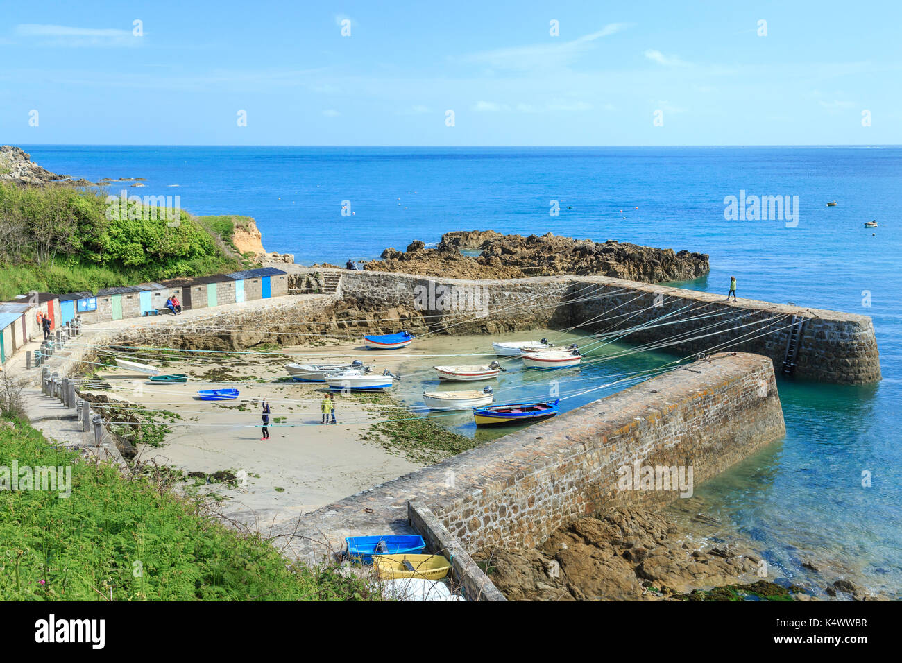 Petit port de bateau Fotos und Bildmaterial in hoher Auflösung Alamy
