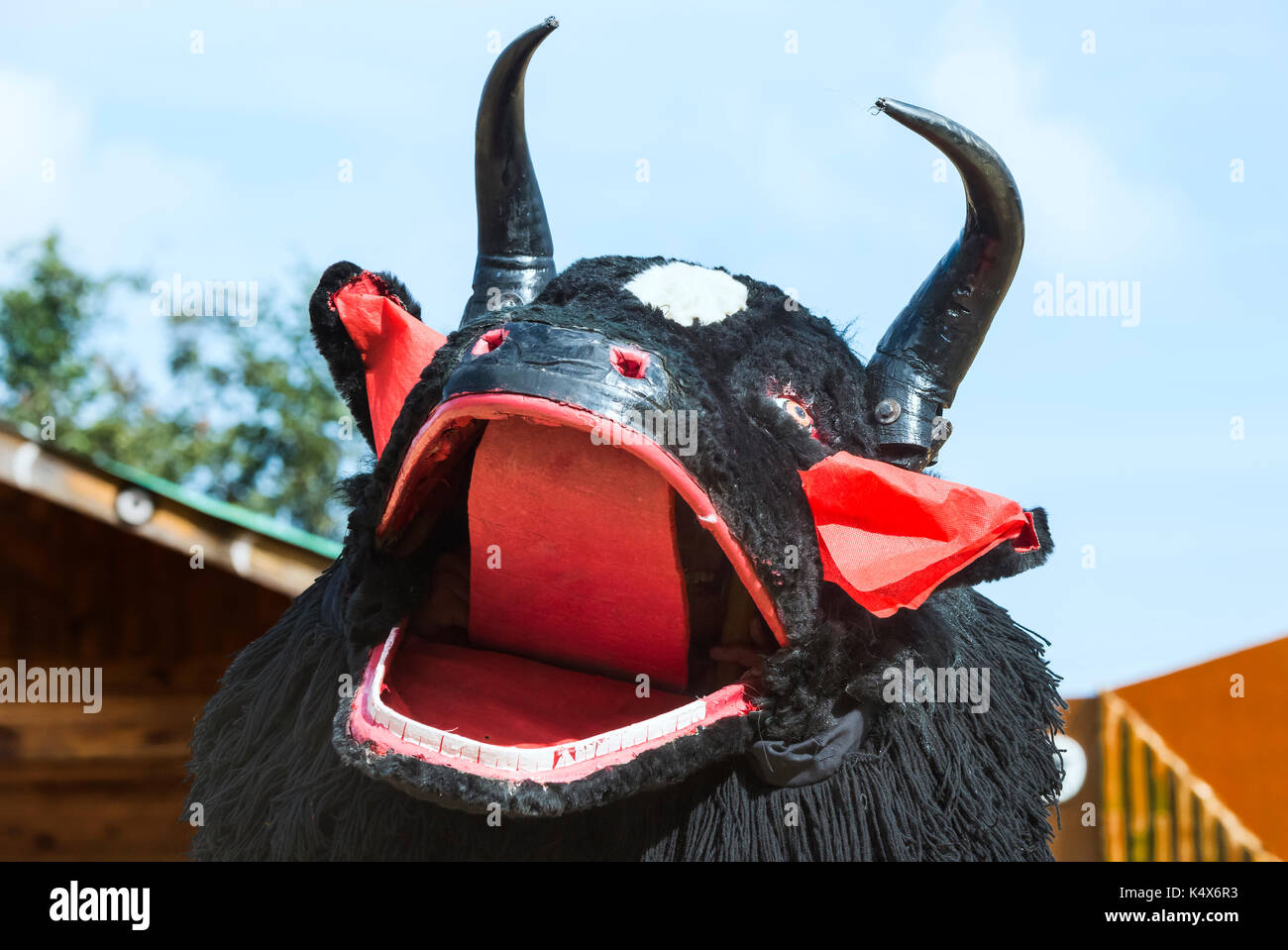 Stammes-Ritual tanzt an der Hornbill Festival, Kohima, Nagaland, Indien Stockfoto