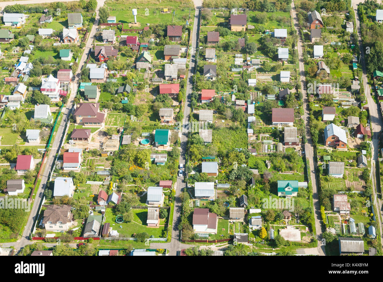Oben Ansicht von Landhäusern im Vorort Dorf in der Region Moskau in Rozhdestveno Dorf Istrinsky Bezirk Stockfoto