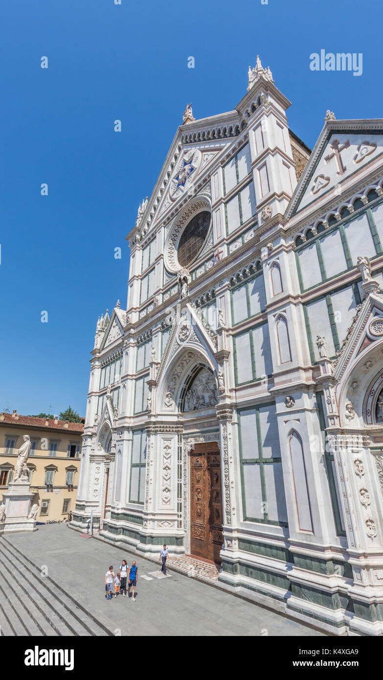 Provinz Florenz, Florenz, Toskana, Italien. Kirche Santa Croce. Das historische Zentrum von Florenz ist ein UNESCO-Weltkulturerbe. Stockfoto