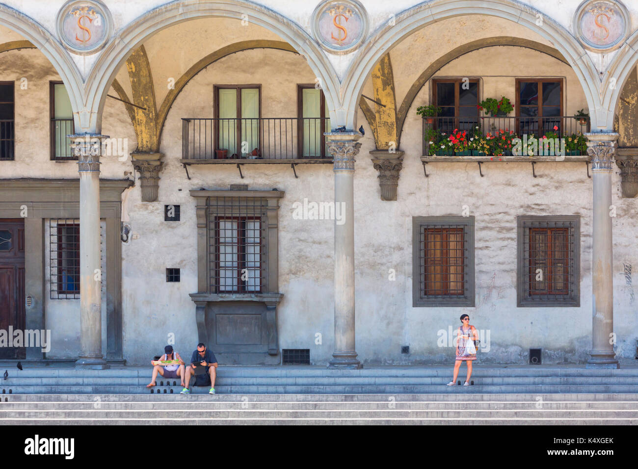 Provinz Florenz, Florenz, Toskana, Italien. Piazza della Santissima Annunziata. Das historische Zentrum von Florenz ist ein UNESCO-Weltkulturerbe. Stockfoto