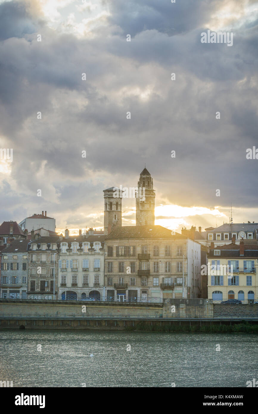 Schöne Aussicht auf die Stadt am Fluss Macon, Frankreich Stockfoto