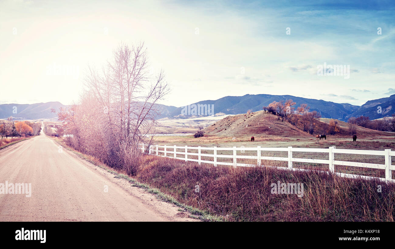 Vintage stilisierte Bild einer Landschaft ruhige Landschaft bei Sonnenuntergang. Stockfoto