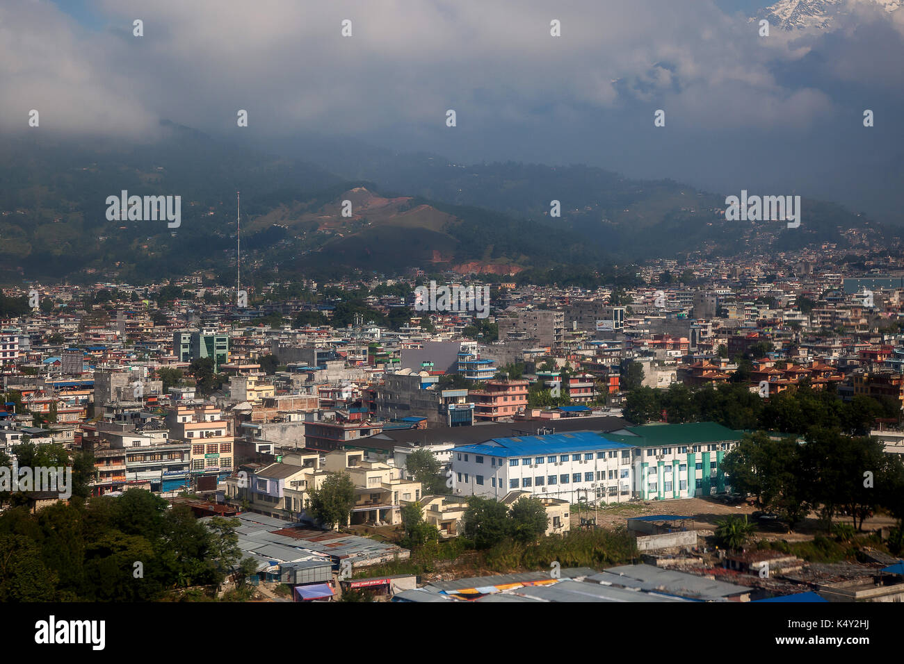Erhöhte Blick über Pokhara, Nepal. Stockfoto