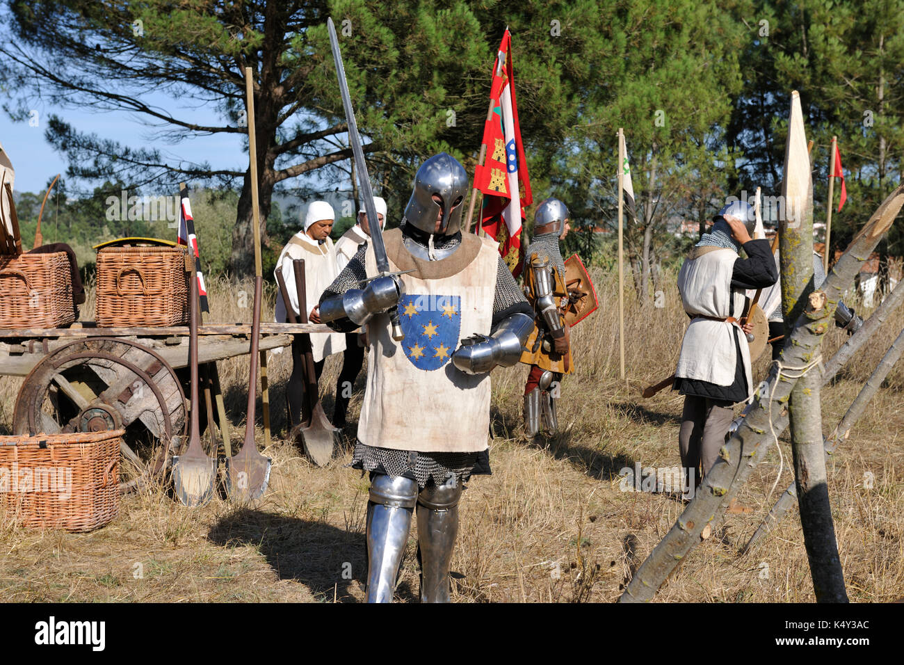 Nachstellung der Schlacht von Aljubarrota, zwischen der spanischen und der portugiesischen. Portugal Stockfoto