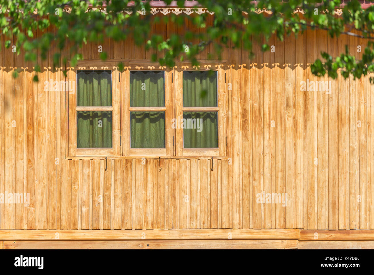 Windows und Holz Hintergrund Stockfoto
