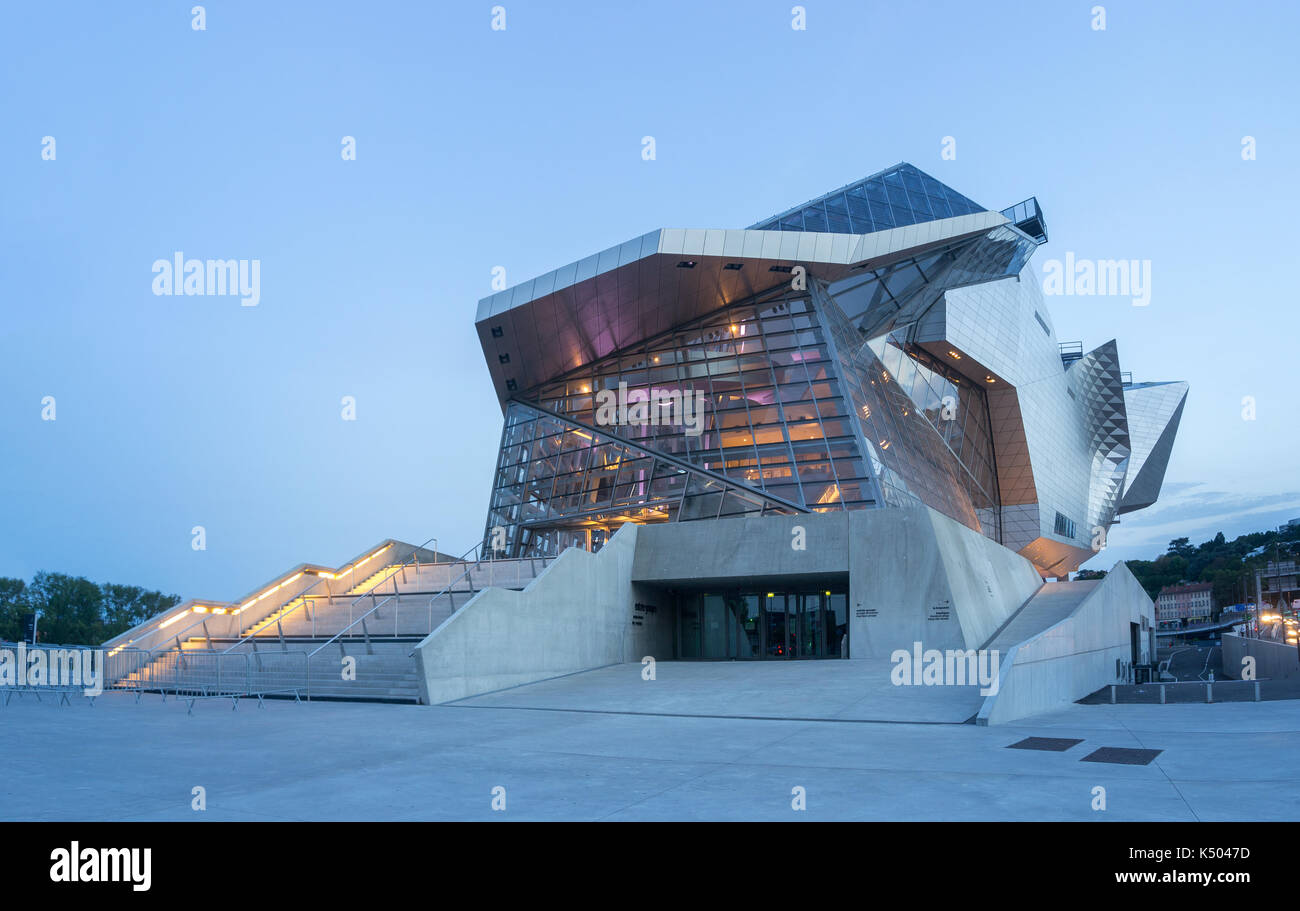 Museum Confluences in Lyon Stockfoto