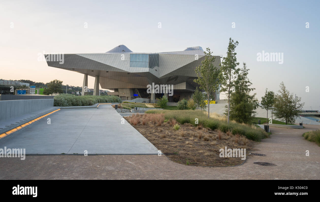 Museum Confluences in Lyon Stockfoto
