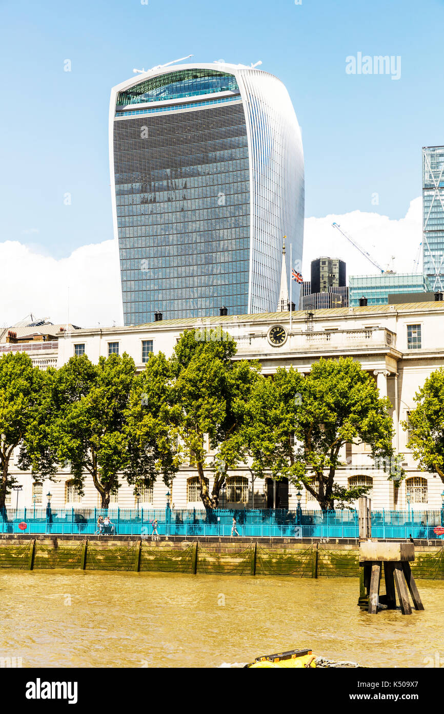 20 Fenchurch Street ist eine kommerzielle Wolkenkratzer in London, London's 'Walkie-Talkie' Wolkenkratzer, walkie talkie Walkie talkie Gebäude London, London, Großbritannien Stockfoto