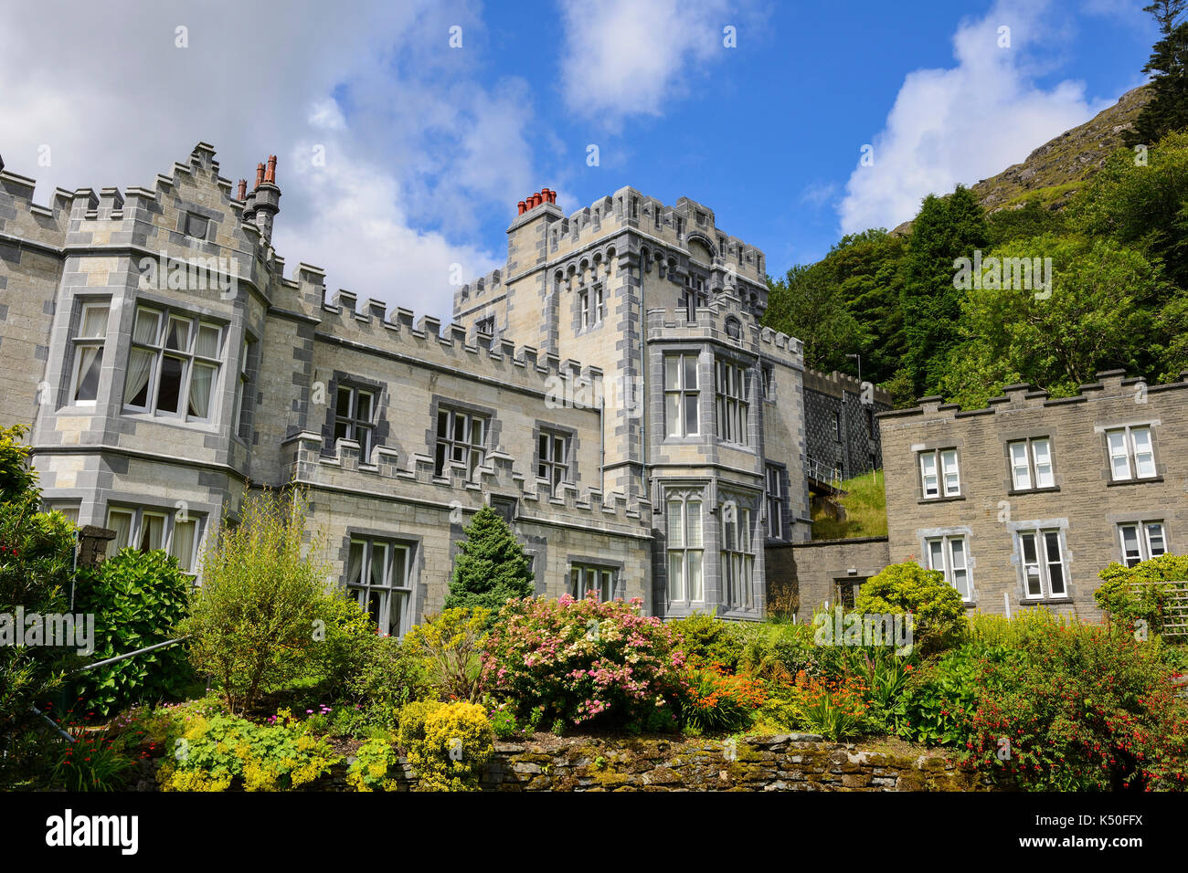 Externe Ansicht von Kylemore Abbey Connemara, County Galway, Republik von Irland Stockfoto