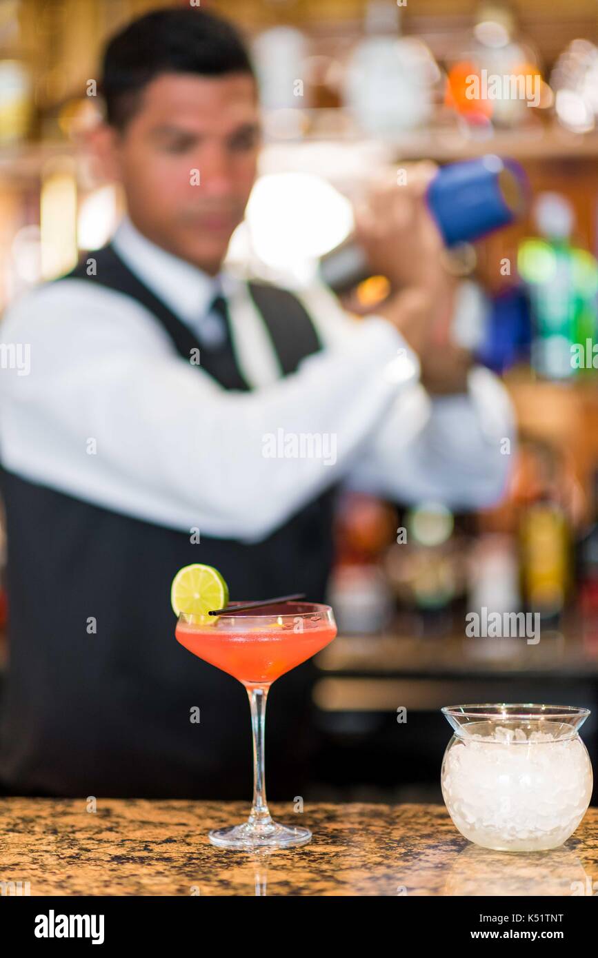 Cocktails in einer bar Stockfoto