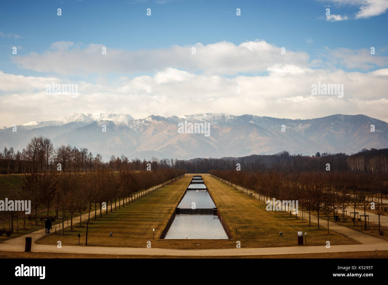 Panoramablick von Venaria Reale Gärten und den Alpen, Turin, Italien Stockfoto