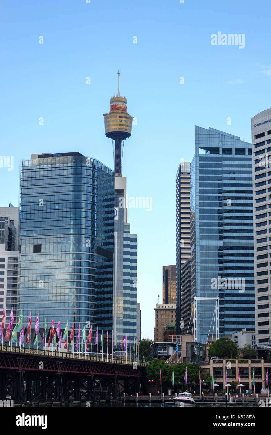 Der Sydney Tower Auge an der Westfield Shopping Center gesehen von Cockle Bay Darling Harbour Sydney Australien Stockfoto