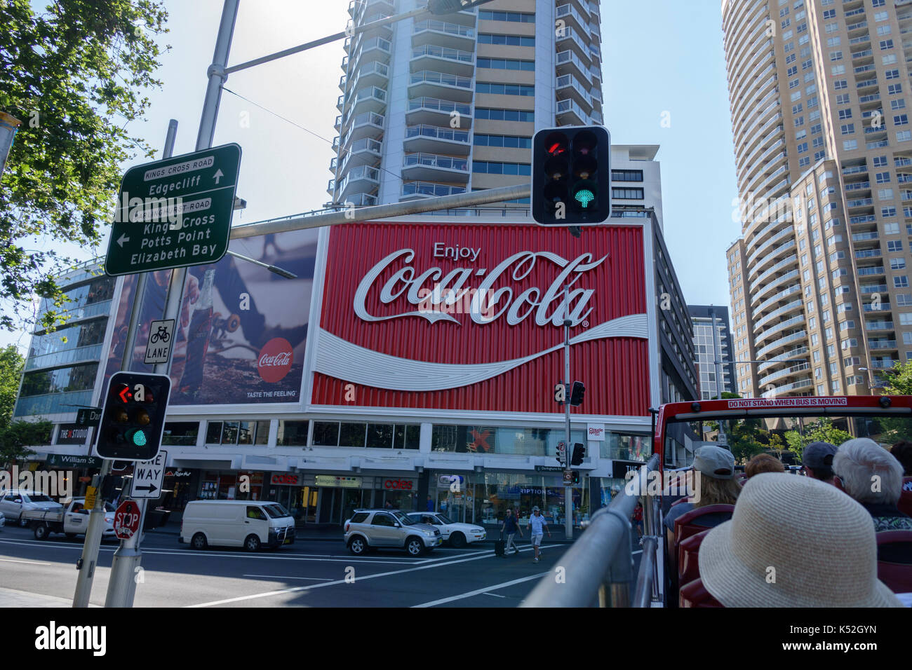 Das Große Coca Cola Werbenzeichen In Kings Cross Sydney Australien November 2016 Wurde Seitdem Ersetzt Stockfoto