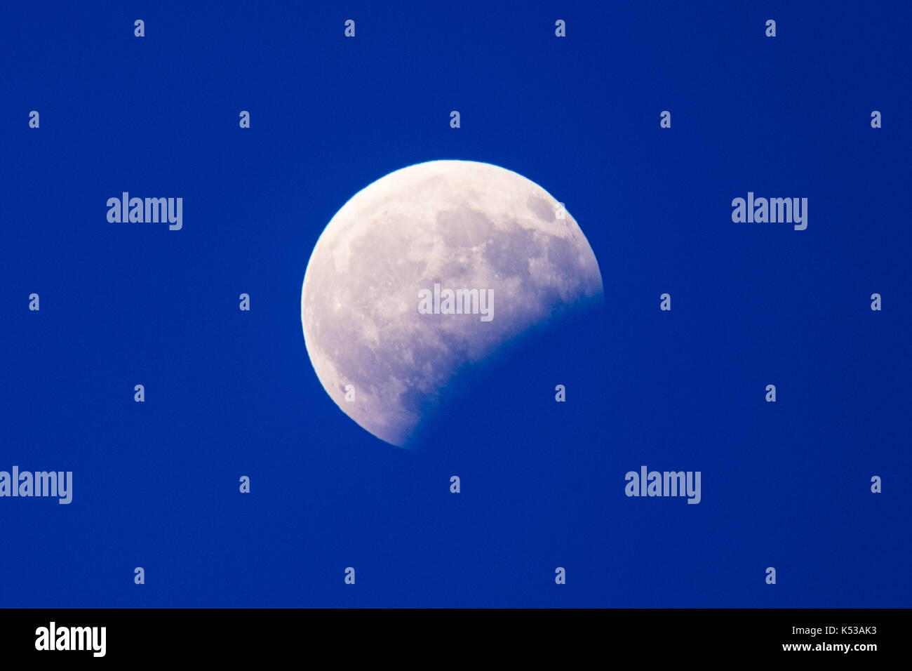 Die Partielle Sonnenfinsternis Der Mond Aus Kalabrien Gesehen Die