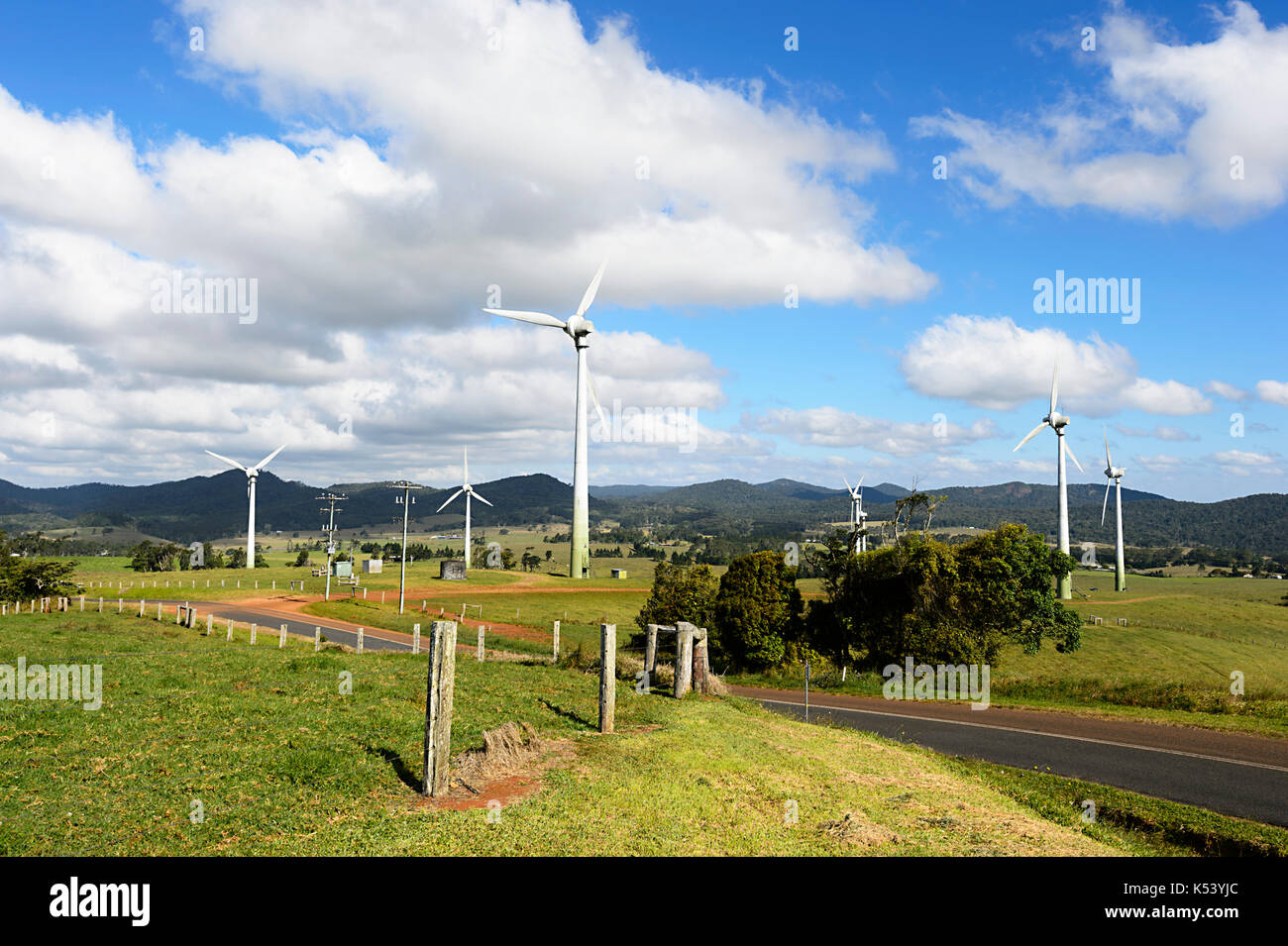 Windpark mit Enercon E 40 Turbinen produziert 12 Megawatt Elektrizität, Windy Hill, Atherton Tablelands, Far North Queensland, FNQ, QLD, Australien Stockfoto