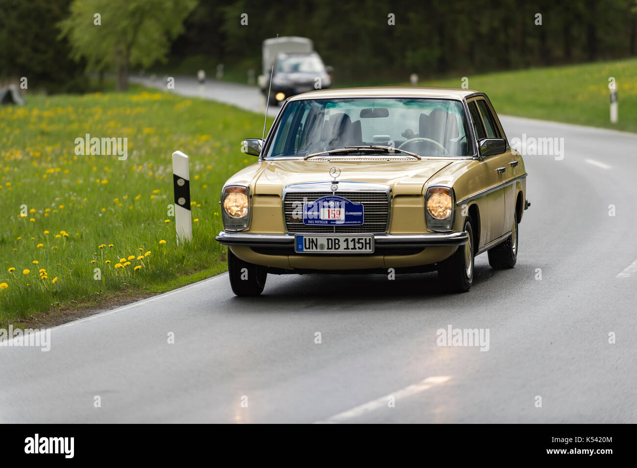 Brilon, Deutschland - 13. Mai 2017: Oldtimer Sauerland Round trip Mercedes Benz 220D Stockfoto