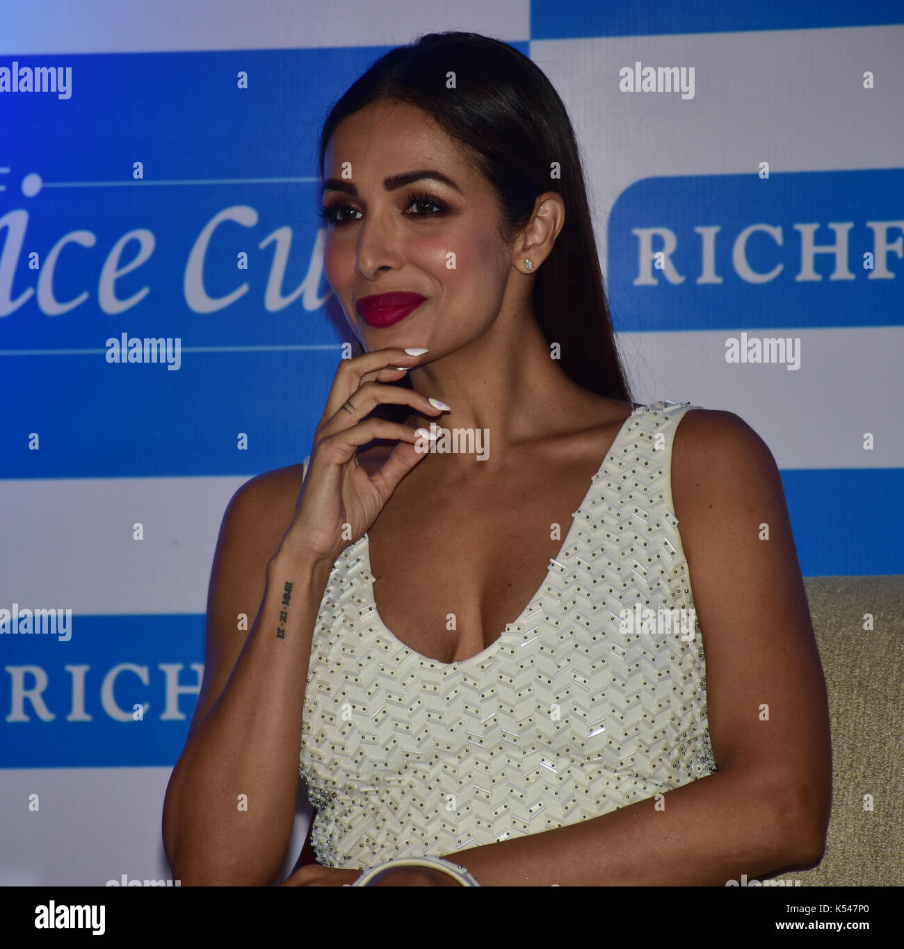 Mumbai, Indien. 07 Sep, 2017. Indische Schauspielerin Malaika Arora Pose während RichFeel ihr als Markenbotschafter für HF-Eis Cube2.0 im Hotel Azhar Khan Ende ankündigen, Bandra in Mumbai. Credit: Azhar Khan/Pacific Press/Alamy leben Nachrichten Stockfoto