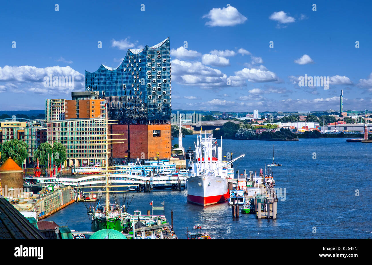Elbe und Elbphilharmonie in Hamburg Stockfoto