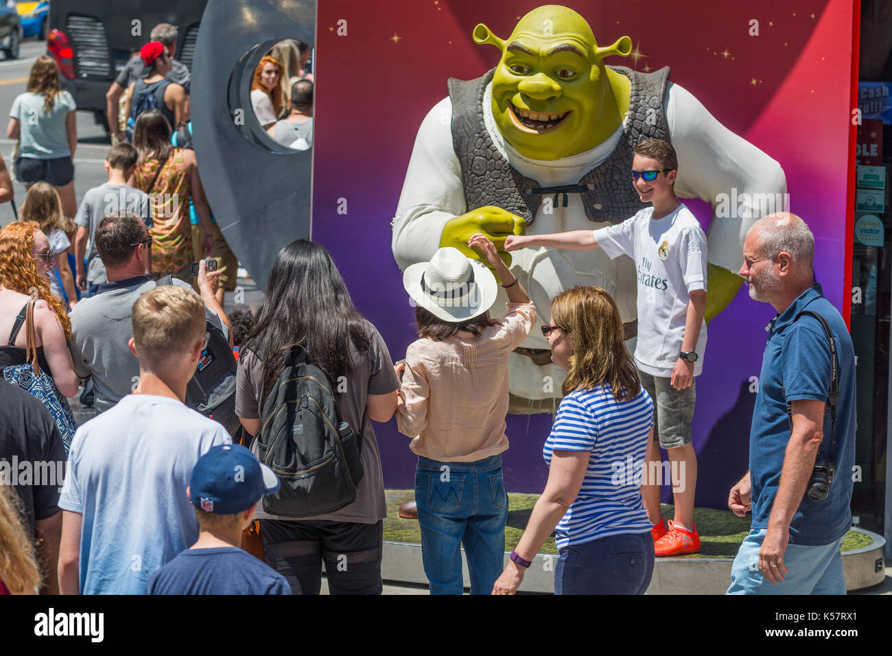 Unterhaltung auf dem Hollywood Boulevard, Los Angeles, CA Stockfoto