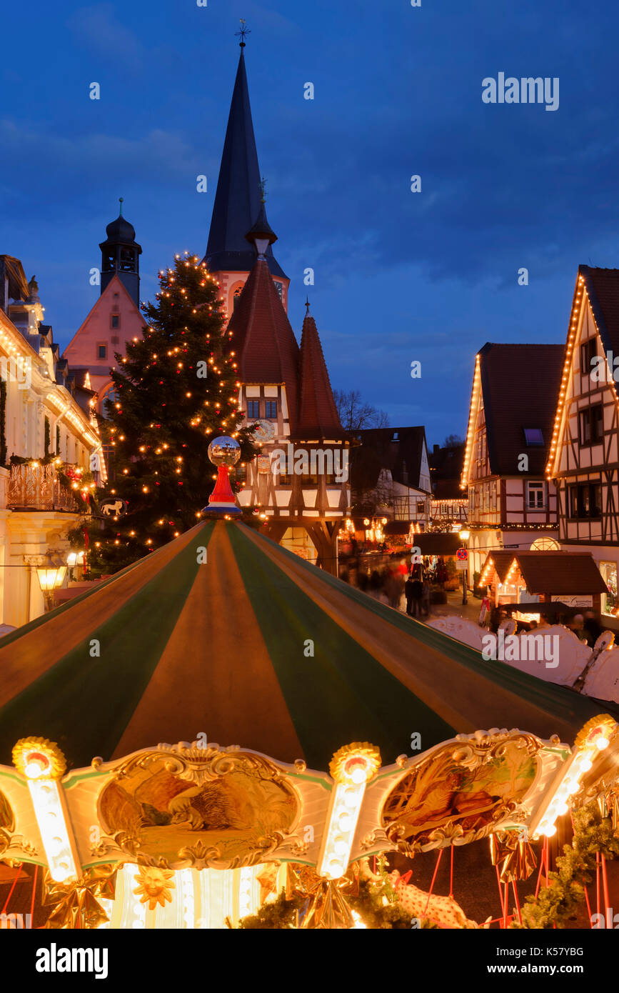 Weihnachtsmarkt auf dem Marktplatz in der Altstadt von Michelstadt im 