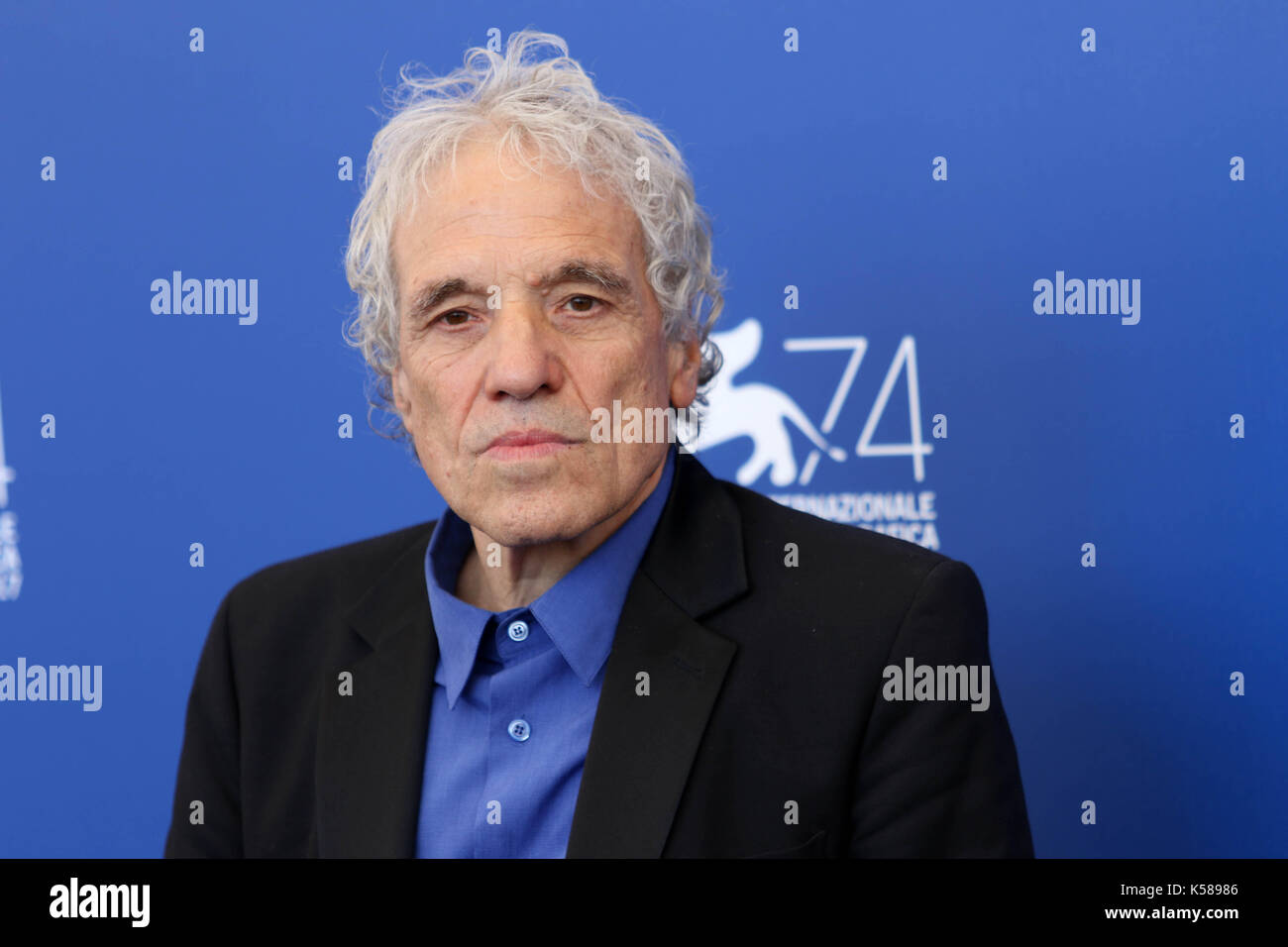 Lido di Venezia, Italien. 08 Sep, 2017. Europa, Italien, Lido di Venezia, 08. September 2017: der Regisseur Abel Ferrara am Fotoshooting des Films 'Piazza Vittorio - Vittorio Square' Film Wettbewerb auf der 74. Internationalen Filmfestspielen Venedig Photo Credit: Ottavia Da Re/Sintesi/Alamy leben Nachrichten Stockfoto