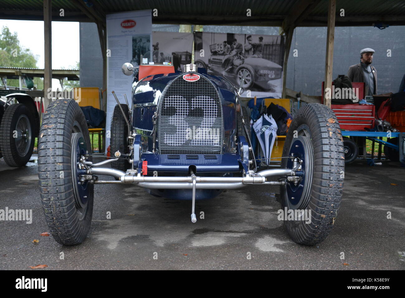 1932 Bugatti Typ 51; Goodwood Trophäe; in paddocks; Goodwood Revival 8. Sept. 2017 Stockfoto