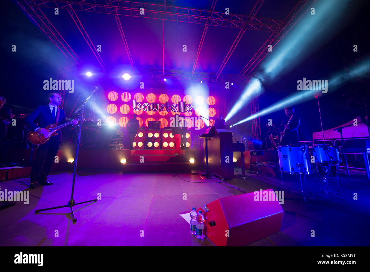 Baustelle auf der Bühne des Festival @ Parco della Zizzola, Bra (CN), mit ihrer Tour "L'estate, l'amore e la violenza" 2017 Stockfoto