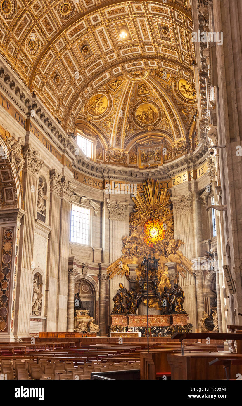Italien Rom Italien Vatikanstadt Dome in St. Peters Basilika Seite Kapelle Innenraum niemand Vatikanstadt Rom Italien EU Europa Stockfoto