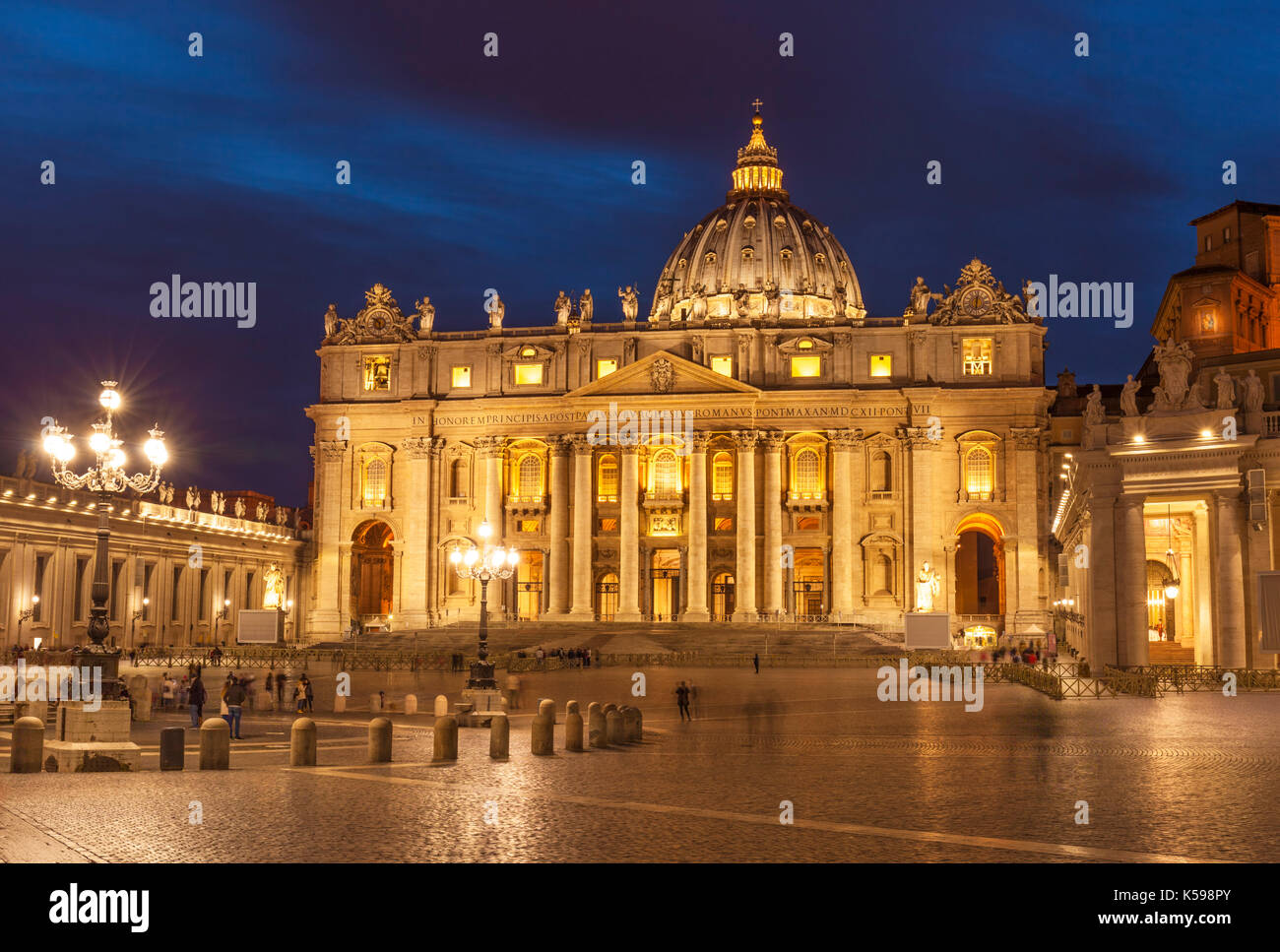 Italien ROM VATIKANSTADT Petersplatz und St. Peters Basilica Vatikanstadt ay Nacht Roma Rom Latium Italien EU Europa Stockfoto