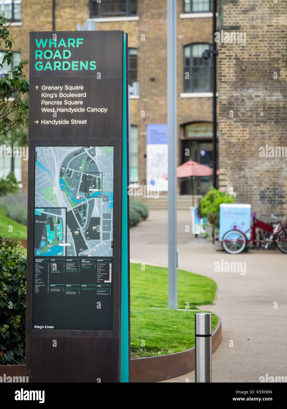 Wharf Road Gärten Informationen unterzeichnen und Karte planen - Entwicklung in der Nähe von kornhaus Platz in der Gegend von London Kings Cross. Stockfoto