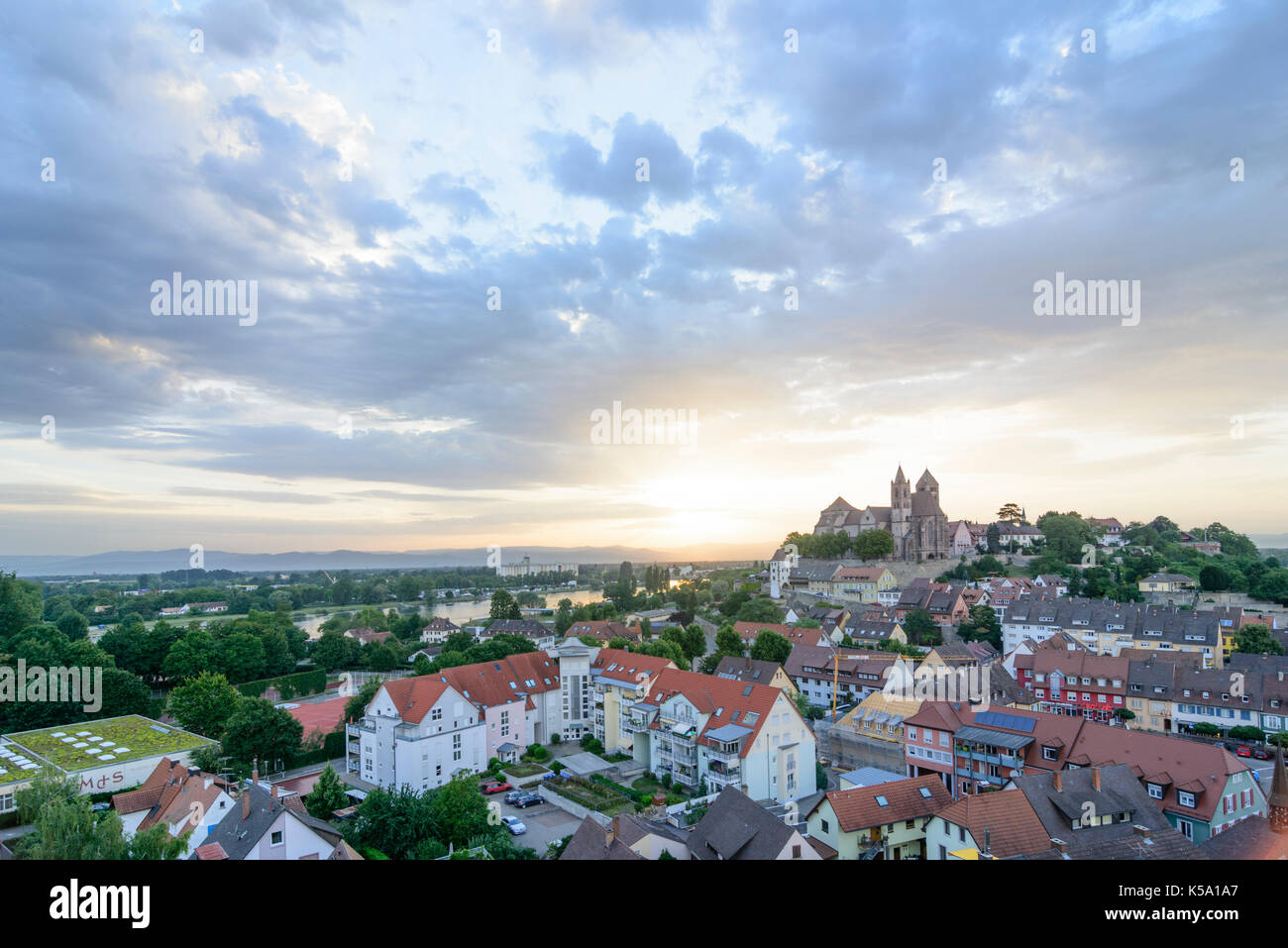 Blick vom Hügel Stephansmünster Eckartsberg Kirche St. Stephan, Rhein, Altstadt, Kathedrale, Breisach am Rhein, Kaiserstuhl, Baden-Württemberg, Germ Stockfoto