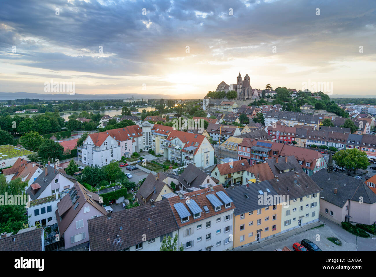 Blick vom Hügel Stephansmünster Eckartsberg Kirche St. Stephan, Rhein, Altstadt, Kathedrale, Breisach am Rhein, Kaiserstuhl, Baden-Württemberg, Germ Stockfoto