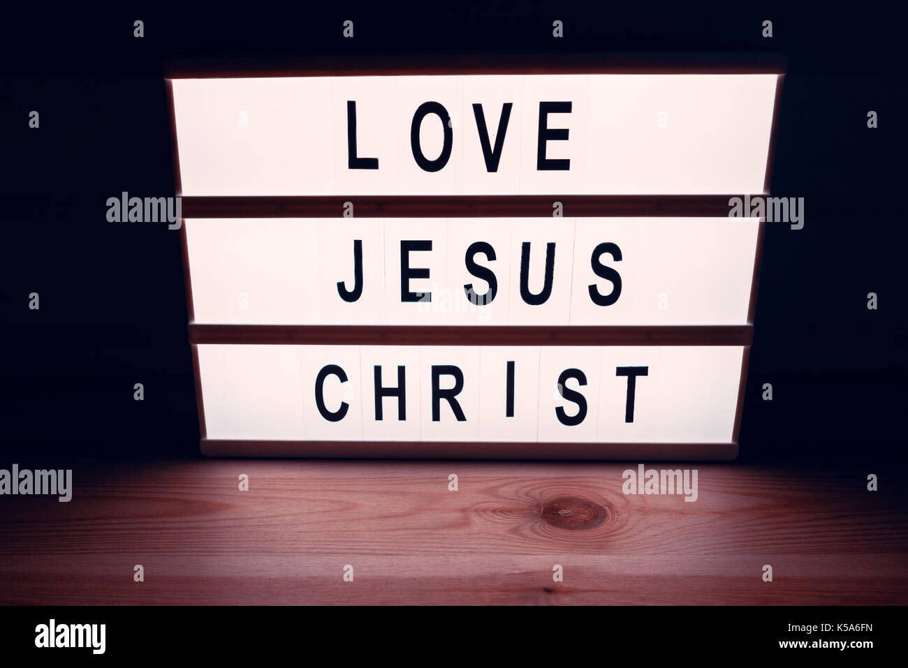 Liebe Jesus Christus, religiöse Botschaft lightbox, Konzept des Christentums und der Glaube an Gott Stockfoto