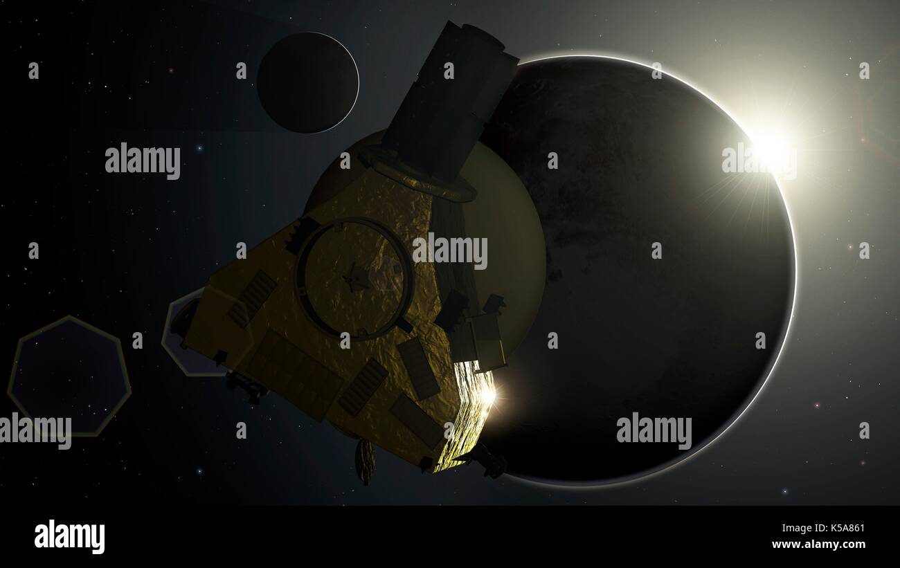 Im Jahr 2015 wird die NASA-Sonde New Horizons endlich angekommen auf dem Pluto nach einer Dekade - langen Flug. Da die Sonde der Zwergplanet übergeben wird, blickte zurück auf die Sonne und fotografierte Pluto mit seinem kaum Atmosphäre, die durch die Sonne hinter es beleuchtet. Dieses Bild zeigt die Szene, mit Charon rechts oben. Stockfoto