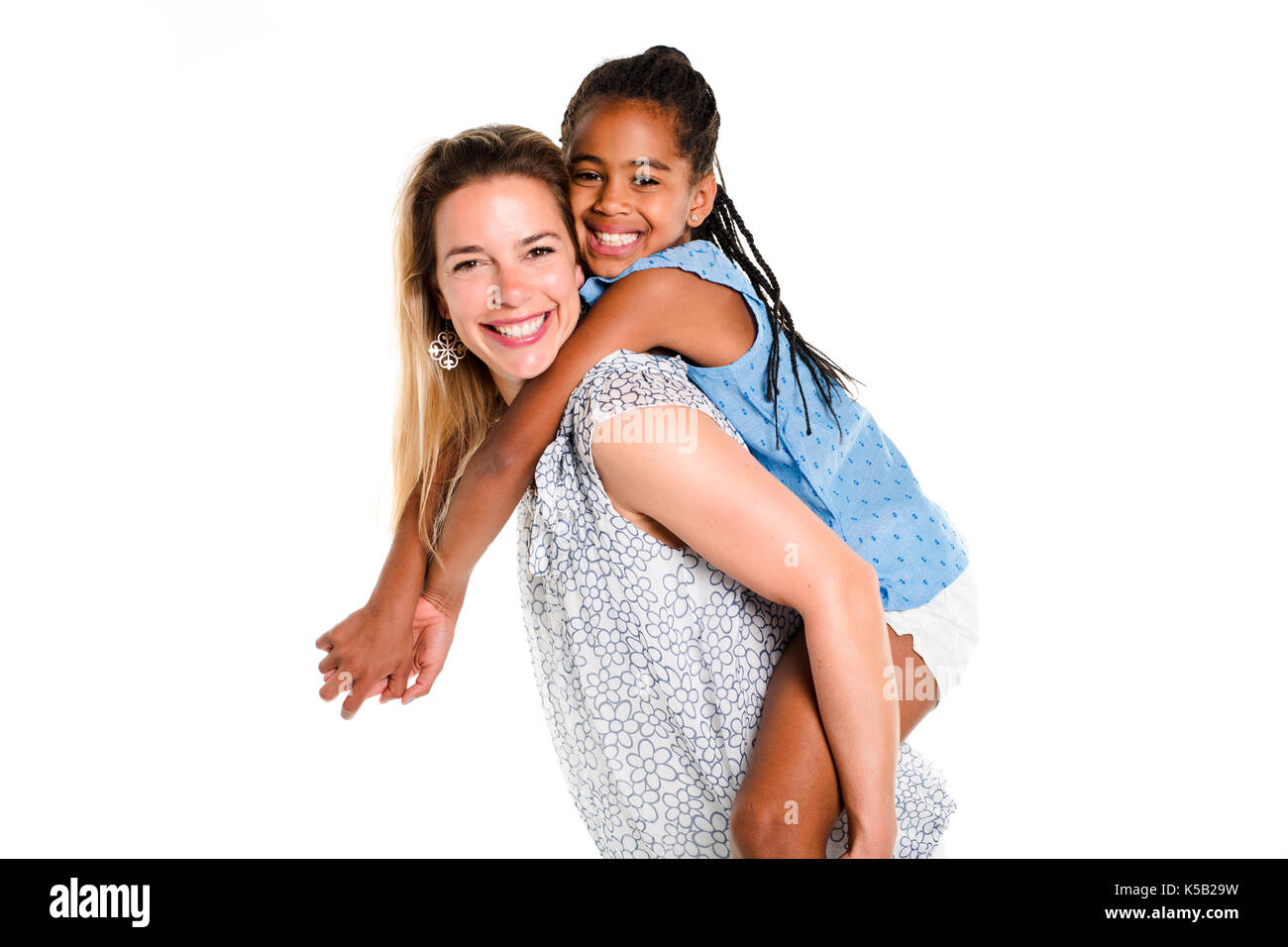 Mutter und Tochter, isoliert, schwarz auf weiß Stockfoto