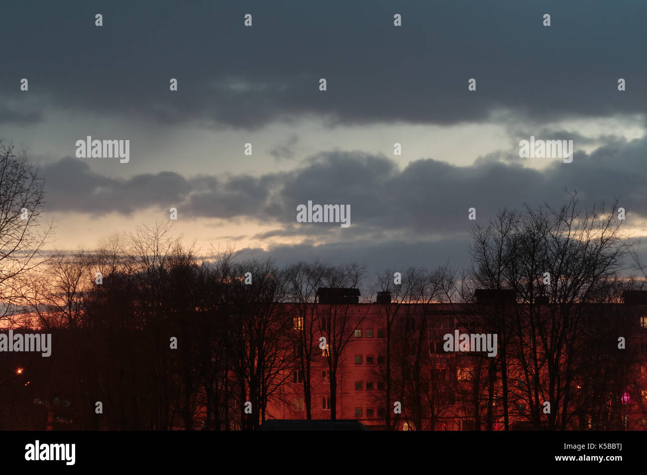 Am Abend in der Stadt im Herbst Stockfoto