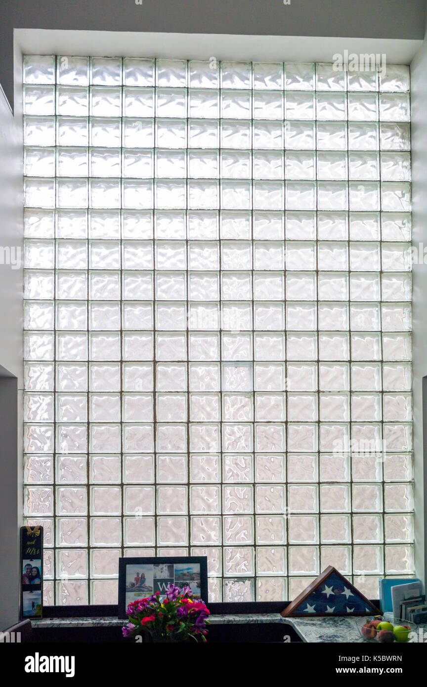 Innenansicht von Glas Block Wand in der Wohnung, Fairmount Abschnitt von Philadelphia, Pennsylvania, USA Stockfoto