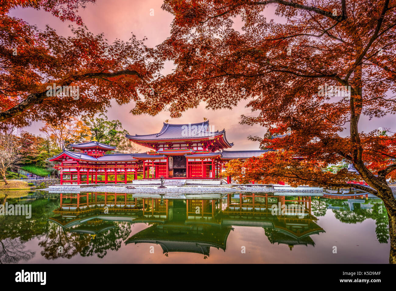 Byodoin Temple Fotos Und Bildmaterial In Hoher Aufl sung Alamy byodoin-temple-fotos-und-bildmaterial-in-hoher-aufl-sung-alamy