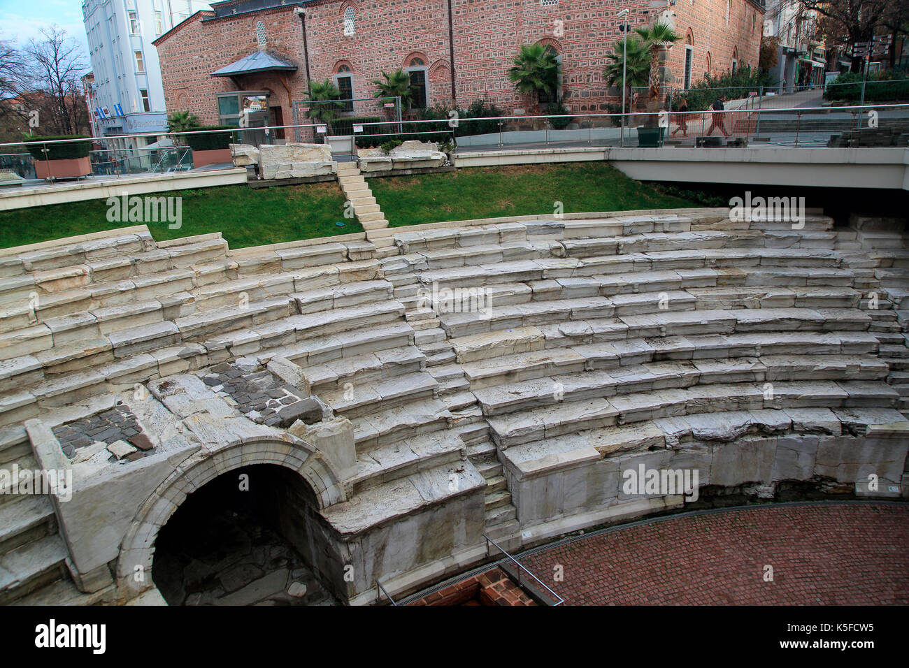 Römische Stadion und Moschee im Zentrum der Stadt von Plovdiv, Bulgarien, Osteuropa Stockfoto